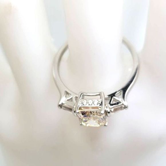 1 ct Emerald Cut Strontium Titanate, Round Baguette Cut Accent Ring Sz 10.5 - Picture 5 of 5
